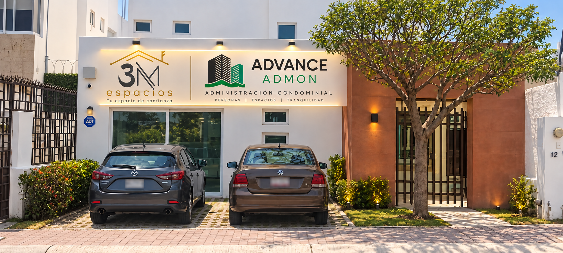 Fachada con señalización de Advance Admon